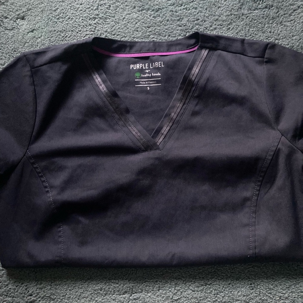 Scrub top - Picture 2 of 4